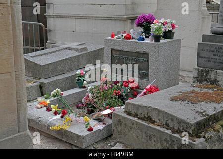 La tomba di James Douglas "" di Jim Morrison nel cimitero di Père Lachaise, Parigi, Francia. Foto Stock