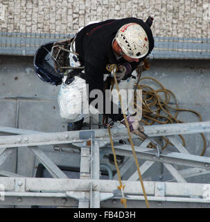 Pittura Steeplejack il mini tour Eiffel sulla collina di Petrin Praga Foto Stock