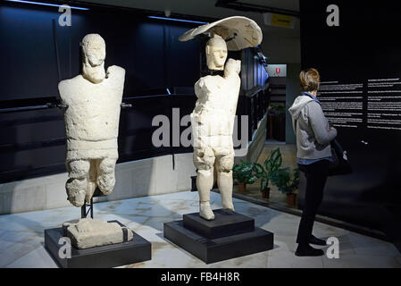 Statue giganti di Monte Prama,Museo Archeologico Nazionale di Cagliari, Sardegna, Italia Foto Stock