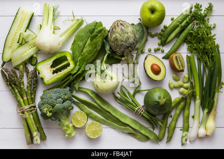 Raccolta di frutta verde e di ingredienti vegetali Foto Stock