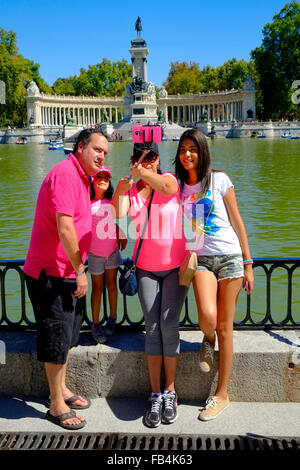 Foto Selfie Parco del Retiro Madrid Spagna ES Buen Foto Stock