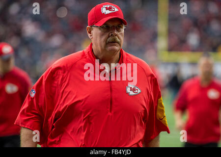 Houston, Texas, Stati Uniti d'America. Il 9 gennaio, 2016. Kansas City Chiefs head coach Andy Reid prima di un playoff NFL Game tra Houston Texans e il Kansas City Chiefs a NRG Stadium di Houston, TX su Gennaio 9th, 2016 nell'AFC wild card game. Credito: Trask Smith/ZUMA filo/Alamy Live News Foto Stock