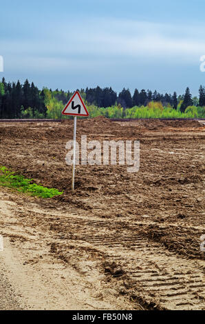 La deforestazione posto vicino alla strada. Foto Stock