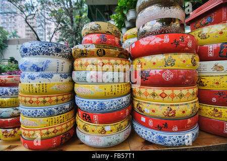 Lacca della Cina bocce in vendita in Mongkok, Hong Kong Foto Stock