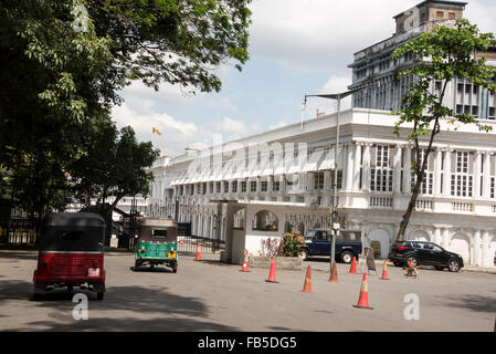 Ministero degli Affari Esteri dello Sri Lanka su Janadhipath Mawatha (via del Presidente), Colombo Fort a Columbo, Sri Lanka. Foto Stock