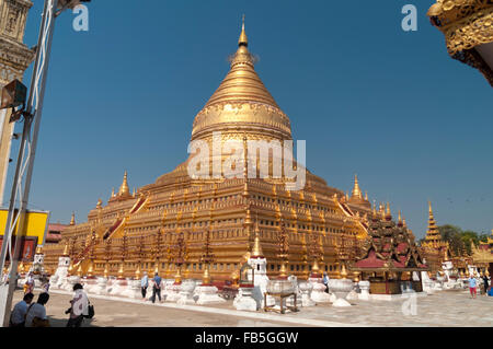 Stupa principale di Shwezigon pagoda di Bagan, Mandalay Regione, Myanmar. Foto Stock