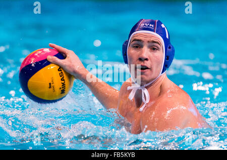 A Belgrado, in Serbia. Decimo gen, 2016. LEN European Water Polo Championships 2016 Spagna ESP (bianco) Vs Slovacchia SVK (blu) Uomini 7 SEMAN Lukas SVK Kombank Arena, Belgrado, Serbia giorno01 10-01-2016 Credito: Insidefoto/Alamy Live News Foto Stock