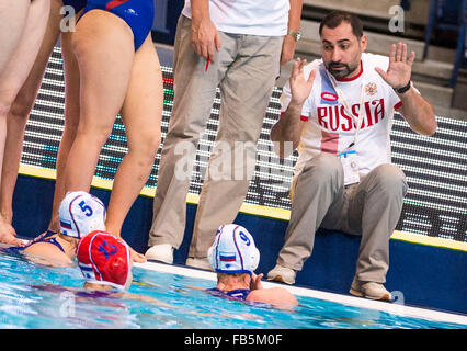 A Belgrado, in Serbia. Decimo gen, 2016. LEN European Water Polo Championships 2016 Russia RUS (bianco) Vs Turchia TUR (blu) Donne Team Russia Kombank Arena, Belgrado, Serbia giorno01 10-01-2016 Credito: Insidefoto/Alamy Live News Foto Stock