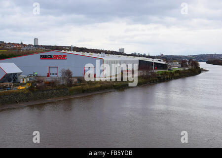 L'ex Vickers Armstrong opere, sulle rive del fiume Tyne, Newcastle, Inghilterra del Nord Est. Foto Stock