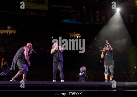 Rosemont, Illinois, Stati Uniti d'America. 23 Maggio, 2015. Il rapper Nelly si esibisce dal vivo sul NKOTB principale evento Gita presso l'Allstate Arena in Rosemont, Illinois © Daniel DeSlover/ZUMA filo/Alamy Live News Foto Stock