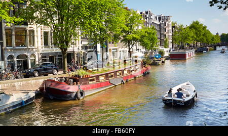 Amsterdam, Houseboat barge, canale di Amsterdam - Olanda, Paesi Bassi Foto Stock