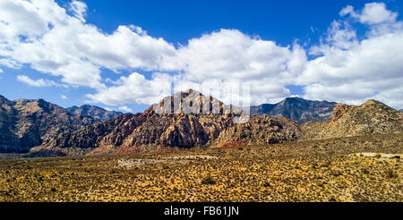 Vista delle colline variopinte in Red Rock Canyon National Conservation Area. Foto Stock