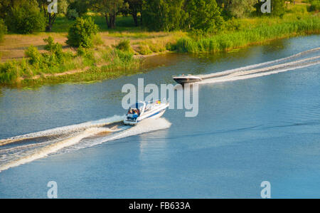 Due barche a motore Foto Stock