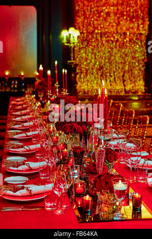 Tabella impostata per un matrimonio o un altro evento di cavare la cena. Foto Stock