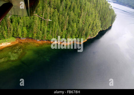 Vista aerea durante un volo turistico della baia Rudyerd nella bellissima Misty Fjords vicino a Ketchikan, Alaska Foto Stock