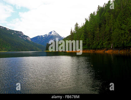 Volo turistico in Rudyerd Bay della bella Misty Fjords vicino a Ketchikan, Alaska Foto Stock