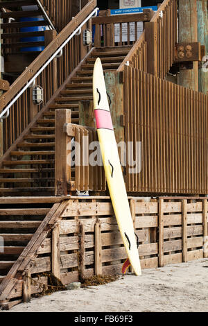 Surfboard pendente a Swami Beach in Encinitas, California Foto Stock