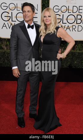 Beverly Hills, CA. Decimo gen, 2016. Rob Lowe, Sheryl Berkoff presso gli arrivi per 73rd Annuale di Golden Globe Awards 2015 - Arrivi 3, il Beverly Hilton Hotel di Beverly Hills, CA 10 gennaio 2016. Credito: Dee Cercone/Everett raccolta/Alamy Live News Foto Stock