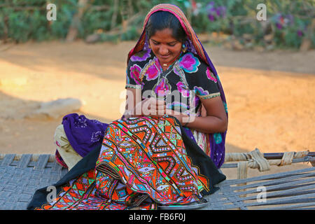 Kacchi Rabari (Desi), Laharia Village, ricamo, Distretto di Kutch, Gujarat, India Foto Stock