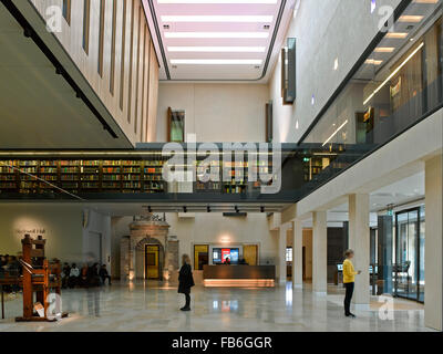 Atrio principale. Weston biblioteca, Oxford, Regno Unito. Architetto: Wilkinson Eyre, 2015. Foto Stock