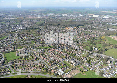 Una veduta aerea del St George's area di Telford, guardando verso il centro della città Foto Stock