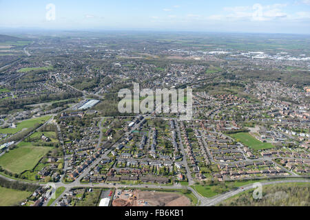 Una veduta aerea del St George's area di Telford, guardando verso il centro della città Foto Stock