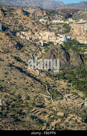 Villaggio su un altopiano Sayq (Jabel Akhdar, la montagna verde, il sultanato di Oman) Foto Stock