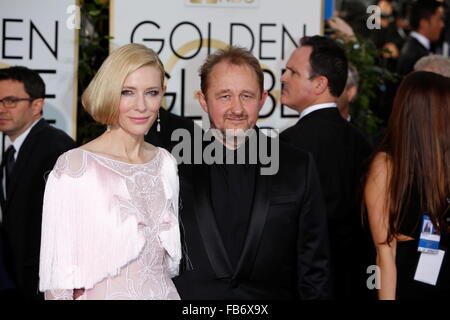 Beverly Hills, Stati Uniti d'America. Xi gen, 2016. L'attrice Cate Blanchett e suo marito Andrew Upton arrivare per la 73rd Annuale di Golden Globe Awards presso il Beverly Hilton Hotel di Beverly Hills, la California, Stati Uniti d'America, 10 gennaio 2016. Credito: dpa picture alliance/Alamy Live News Foto Stock