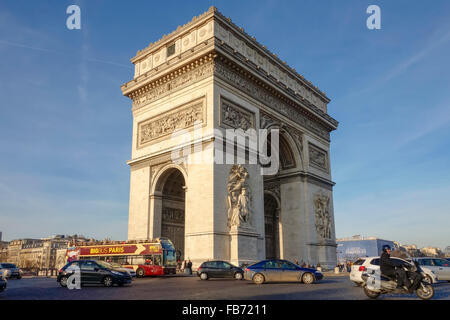 Arc de Triomphe de l'Étoile, Arco Trionfale della stella, Place Charles de Gaulle di Parigi, Francia. Foto Stock