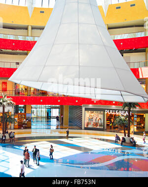 Tbilisi Mall - il più grande centro commerciale per lo shopping nel Caucaso meridionale. Foto Stock