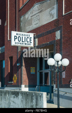 Muskogee del Dipartimento di Polizia di ingresso nel centro cittadino di Muskogee, Oklahoma, Stati Uniti d'America. Foto Stock