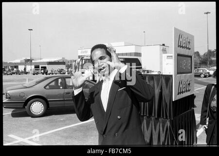 O. J. Simpson film Hertz tv commerciale ad Atlanta, Georgia International Airport Foto Stock