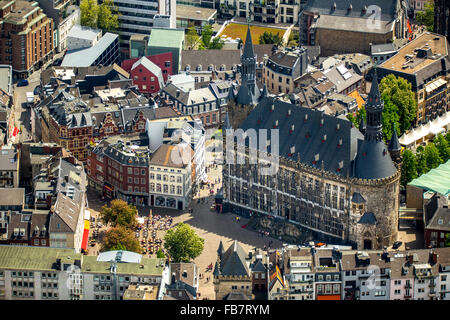 Vista aerea, Aachener town hall che si affaccia sul centro di Aachen, Aachen, Meuse-Rhine Euroregione della Renania settentrionale-Vestfalia, Germania Foto Stock