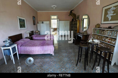 Camera da letto a Ernest Hemingway's Finca Vigia, San Francisco de Paula, Cuba Foto Stock