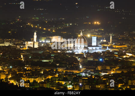 Firenze vista notturna, panorama italiano Foto Stock