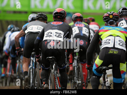 Asheville, North Carolina, Stati Uniti d'America. Decimo gen, 2016. Uomini Elite ciclocross azione durante gli Stati Uniti Ciclismo Cyclo-Cross Campionati Nazionali presso il centro storico di Biltmore Estate di Asheville North Carolina. © csm/Alamy Live News Foto Stock