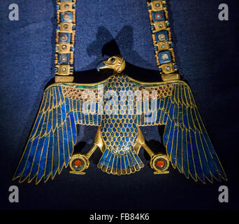 Vulture pendente dalla tomba di Tutankhamon presso il Museo Egizio del Cairo, Egitto Foto Stock