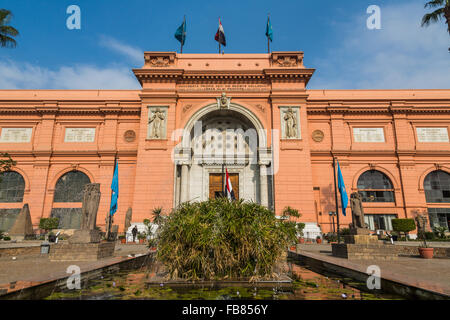 Ingresso facciata, il Museo Egizio del Cairo, Egitto Foto Stock