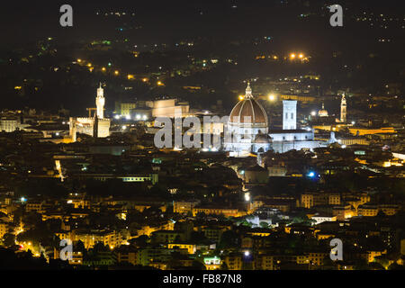 Firenze vista notturna, panorama italiano Foto Stock