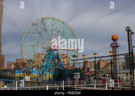 La Wonder Wheel di Coney Island Foto Stock