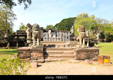 Vista dello storico Prasat Hin Phimai Castello a Nakhon Ratchasima Provincia, Thailandia. Foto Stock