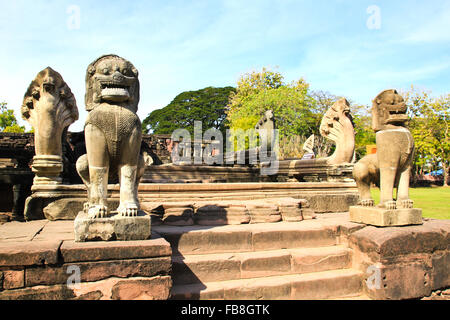 Vista dello storico Prasat Hin Phimai Castello a Nakhon Ratchasima Provincia, Thailandia. Foto Stock