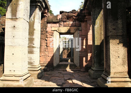 Vista dello storico Prasat Hin Phimai Castello a Nakhon Ratchasima Provincia, Thailandia. Foto Stock