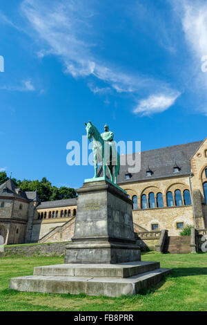 Statua equestre di Wilhelm der Grosse, Palazzo Imperiale (Kaiserpfalz), Goslar, Harz, Bassa Sassonia, Germania, Foto Stock