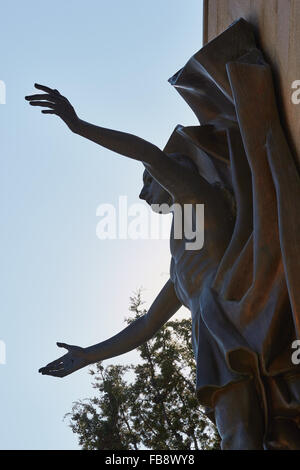 Scultura in bronzo di Cristo da parte di Francesco Messina Via Crucis (via della croce) San Giovanni Rotondo provincia di Foggia Puglia Italia Foto Stock