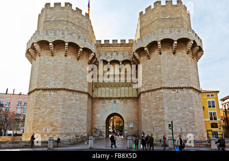 La facciata esterna della porta di Serranos o Serranows torri, Valencia, Spagna. Foto Stock