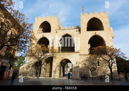 La facciata posteriore della porta di Serranos o Serranows torri, Valencia, Spagna. Foto Stock