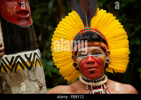 Pataxo popolo indiano alla Reserva Indigena da Jaqueira vicino a Porto Seguro, Bahia, Brasile. Foto Stock
