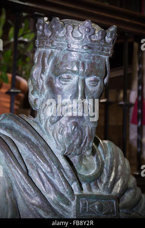 Valencia, Spagna. Statua di Giacomo I il Conquistatore, 1208 - 1276. Re di Aragona e di Valencia Foto Stock