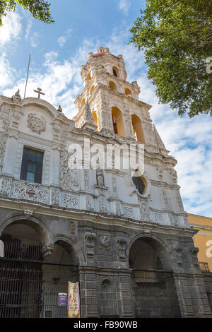 Il Templo del Espiritu Santo, fondata dai gesuiti, è un edificio del XVIII secolo la chiesa Cattolico Romana nella storica città di Puebla Messico. Foto Stock